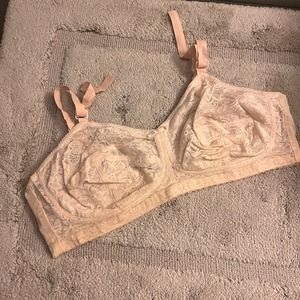 Vintage lace bra Plus size 44D